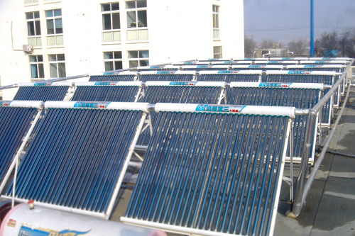 南京伊达玻璃纤维有限公司宿舍楼竖插管太阳能工程